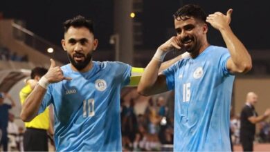 احتفال لاعبو الرفاع البحريني بالفوز الكبير على النجمة اللبناني
