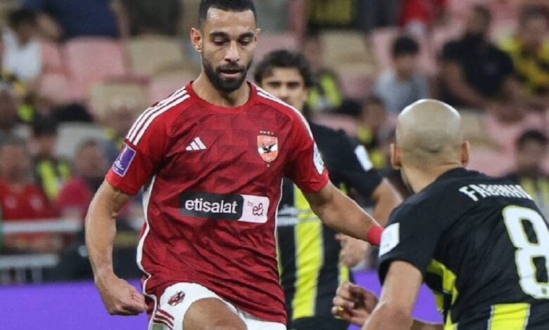 عمرو السولية في مواجهة فابينيو لاعب اتحاد جدة