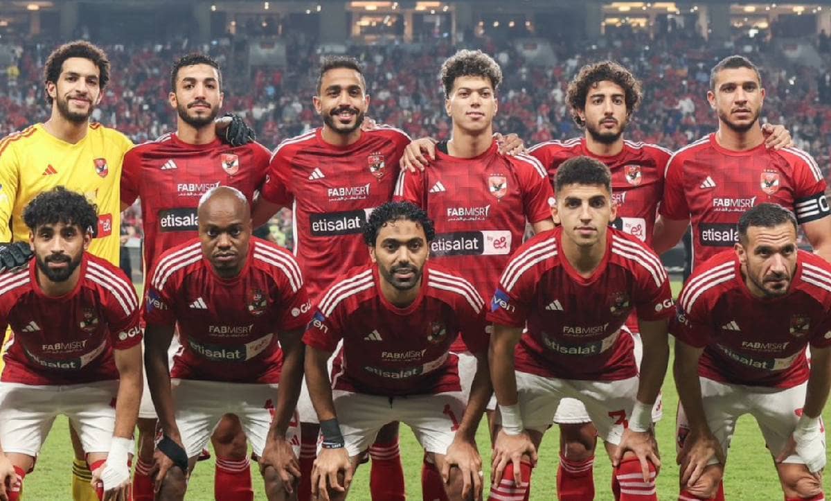 فريق النادي الأهلي الأول لكرة القدم