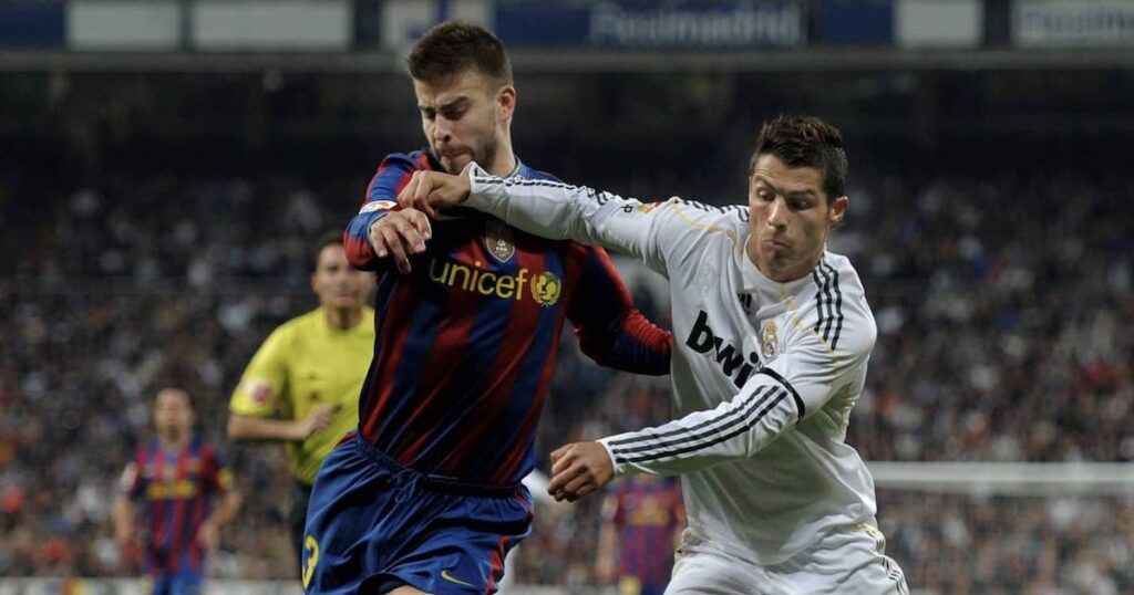 كريستيانو رونالدو وجيرارد بيكيه في الكلاسيكو 2011