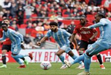 مانشستر يونايتد يفلت من ريمونتادا تاريخية لكوفنتري ويبلغ نهائي كأس إنجلترا