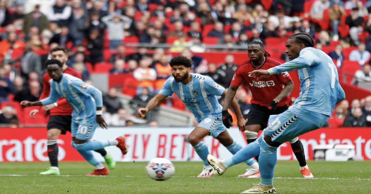 مانشستر يونايتد يفلت من ريمونتادا تاريخية لكوفنتري ويبلغ نهائي كأس إنجلترا