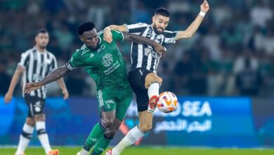 الأهلي يقلب الطاولة على الشباب بهدفي كيسيه وفيرمينو